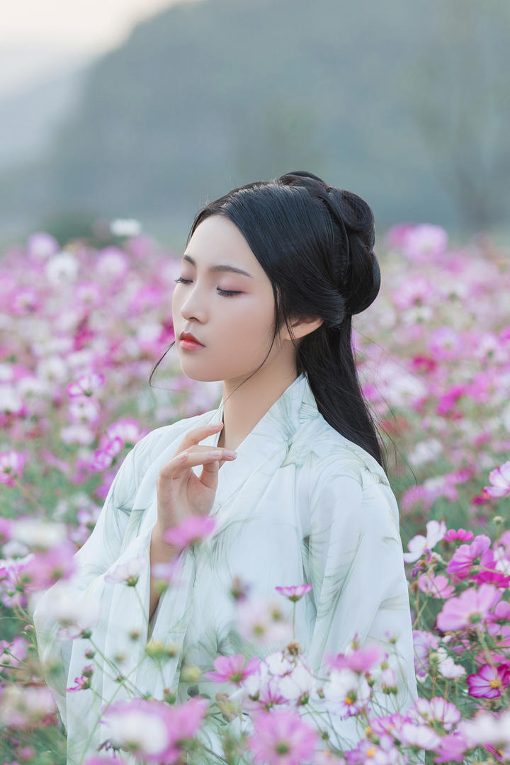 成毅骨相